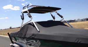 Tige-wakeboard-tower-bimini